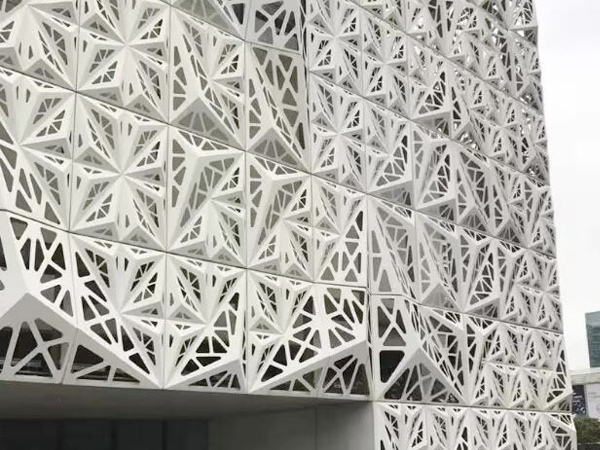 1654253254619381.jpg 雕花氟碳鋁單板.jpg