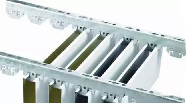 常規U型掛片的安裝示意圖 常規U型掛片的安裝示意圖